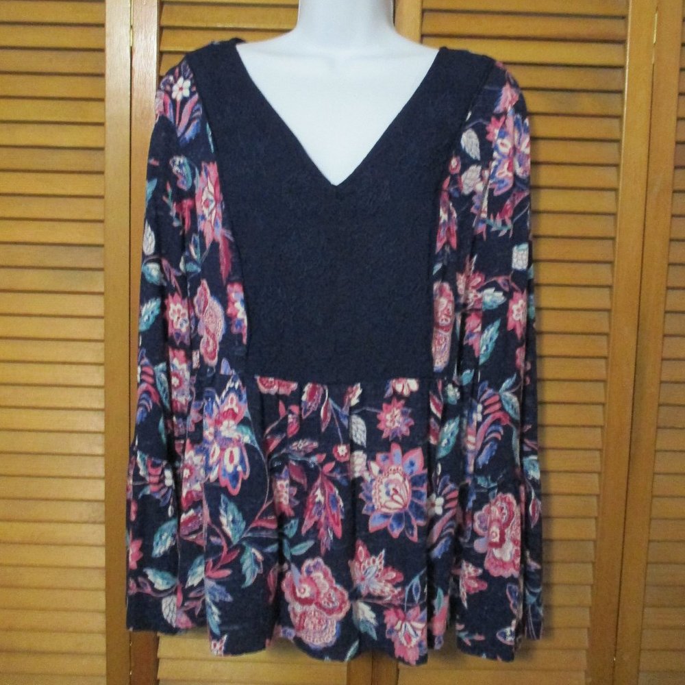 New Directions top Floral Whimsygoth Boho long sleeve flowy V neck top size L